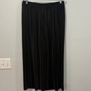 Ro & De Black Textured Garment
